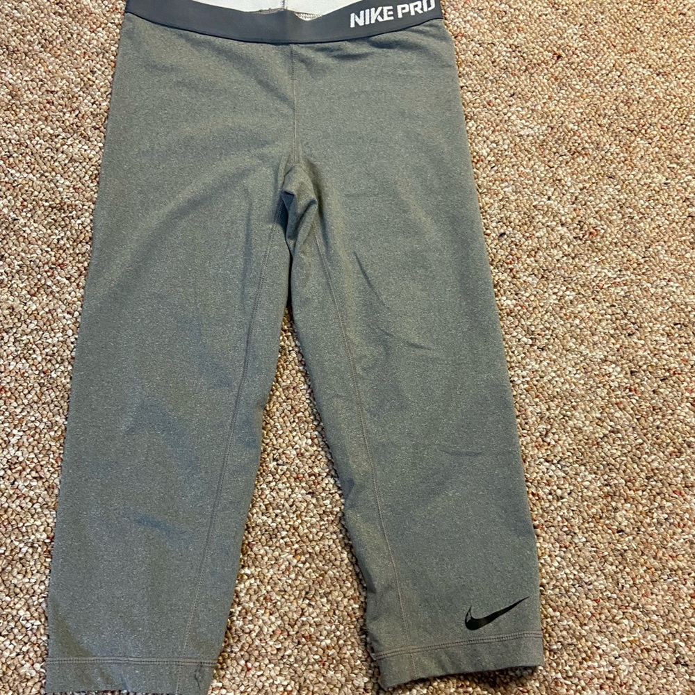 Nike capris